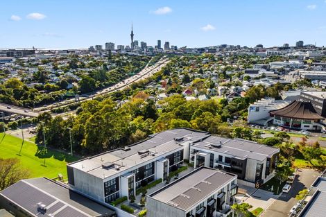 Photo of property in 307/8 Kingsland Terrace, Kingsland, Auckland, 1021