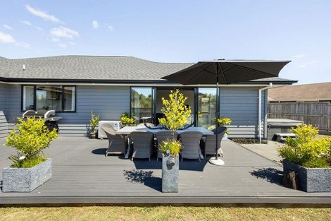 Photo of property in 16 Hehan Close, Cambridge, 3434