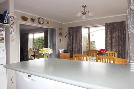 Photo of property in 10 Te Kama Street, Levin, 5510