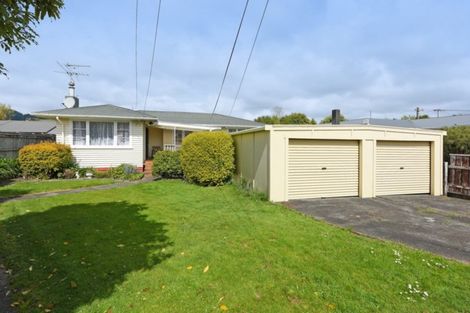 Photo of property in 16 Granville Street, Silverstream, Upper Hutt, 5019