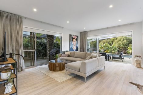 Photo of property in 284e Schnapper Rock Road, Schnapper Rock, Auckland, 0632