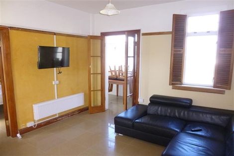 Photo of property in Devonport Apartments, 14/127 Saint Aubyn Street, New Plymouth, 4310