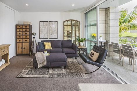 Photo of property in 11 Bickerton Way, Flat Bush, Auckland, 2019