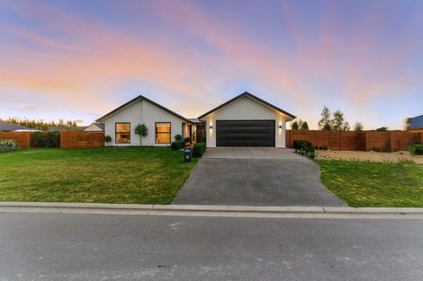Photo of property in 33 Silver Peaks Drive, West Melton, 7618