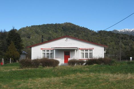 Photo of property in 28 Stafford Street, Blackball, 7804