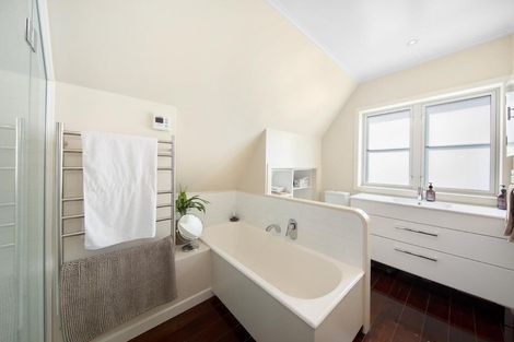 Photo of property in 88 Queenstown Road, Onehunga, Auckland, 1061