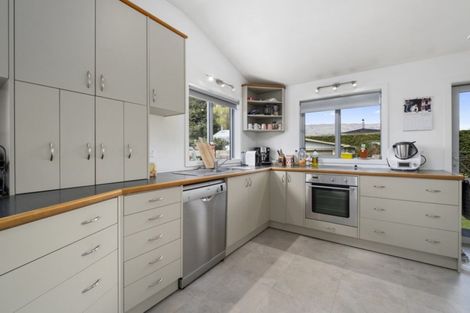 Photo of property in 23 Kennedy Crescent, Wanaka, 9305