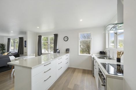 Photo of property in 33 Kairanga Crescent, Wainuiomata, Lower Hutt, 5014