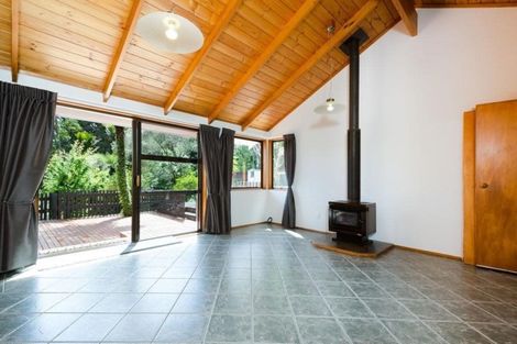 Photo of property in 53 Opanuku Road, Henderson Valley, Auckland, 0612
