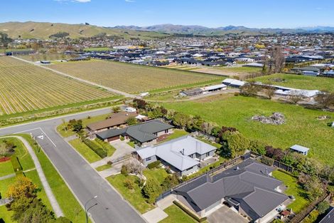 Photo of property in 30 De Castro Drive, Blenheim, 7201