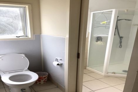 Photo of property in 2/66 Buscomb Avenue, Henderson, Auckland, 0610