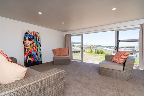 Photo of property in 28a Weka Street, Mangawhai, 0505