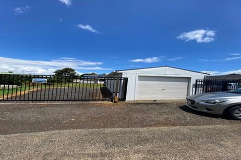 Photo of property in 42a Halsey Road, Manurewa, Auckland, 2102