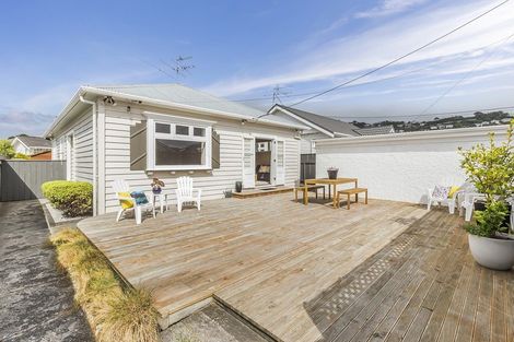 Photo of property in 22 Resolution Street, Lyall Bay, Wellington, 6022