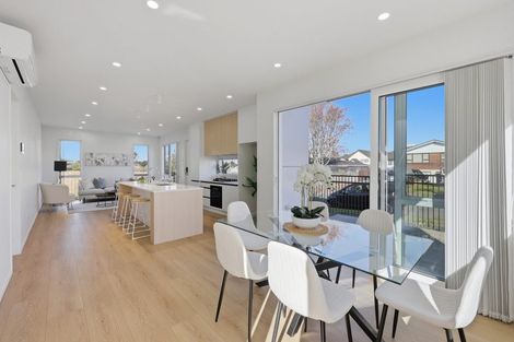 Photo of property in 33 Sorrel Crescent, Bucklands Beach, Auckland, 2012