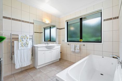 Photo of property in 13 Brentwood Avenue, Te Kamo, Whangarei, 0112