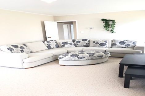 Photo of property in 1/6 Penion Drive, Flat Bush, Auckland, 2023