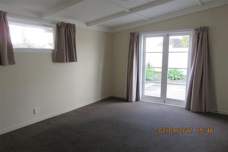 Photo of property in 2/46 Gulf View Road, Murrays Bay, Auckland, 0630