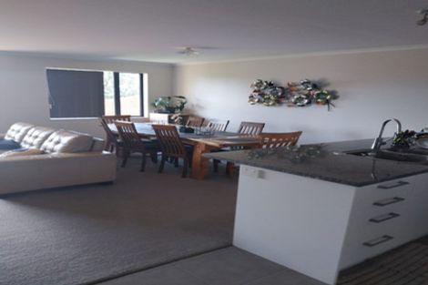 Photo of property in 146d Glengarry Road, Glen Eden, Auckland, 0602