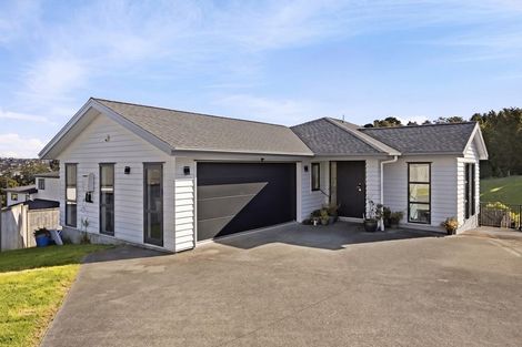 Photo of property in 3 Maka Terrace, Orewa, 0931
