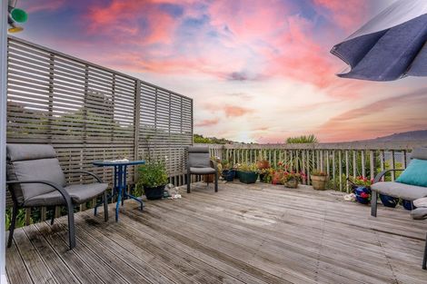 Photo of property in 26b Tower Hill, Stanmore Bay, Whangaparaoa, 0930