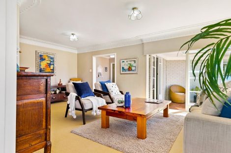 Photo of property in 33 Covil Avenue, Te Atatu South, Auckland, 0610