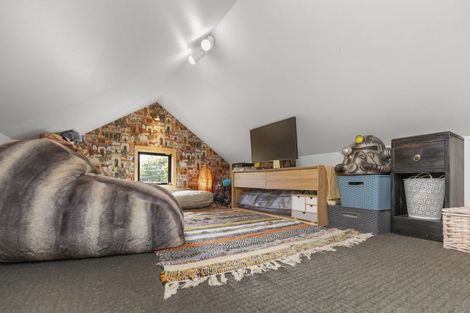 Photo of property in 12 Heretaunga Square, Silverstream, Upper Hutt, 5019