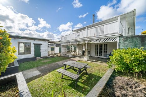 Photo of property in 31 Aniseed Grove, Timberlea, Upper Hutt, 5018
