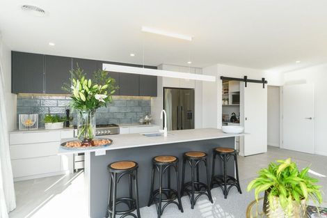 Photo of property in 10 Sardinia Grove, Fitzherbert, Palmerston North, 4410