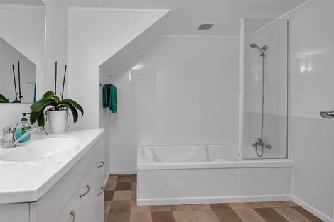 Photo of property in 122 Parakiore Road, Ngararatunua, Whangarei, 0176