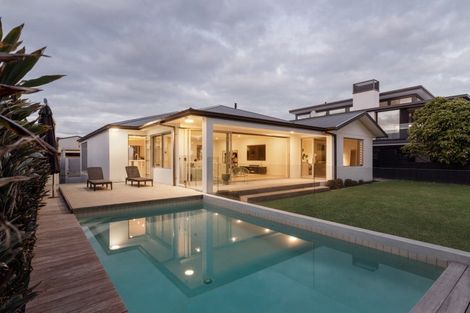 Photo of property in 194 Oceanbeach Road, Mount Maunganui, 3116