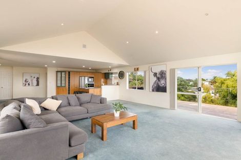 Photo of property in 17 Bella Villa Drive, Waiuku, 2123