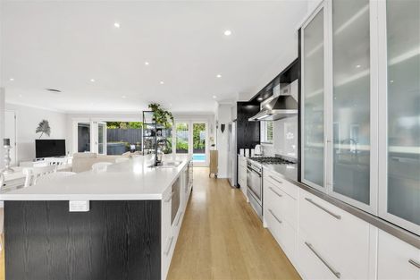 Photo of property in 3 Page Point, Mellons Bay, Auckland, 2014