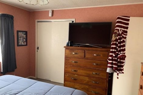 Photo of property in 8 Zenith Place, Conifer Grove, Takanini, 2112