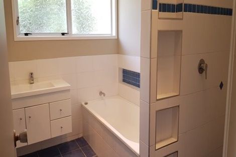 Photo of property in 2/4202a Great North Road, Glendene, Auckland, 0602