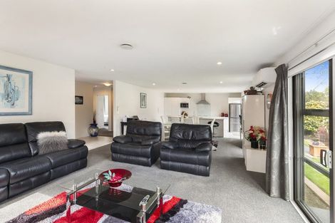 Photo of property in 37 Little Oaks Drive, Yaldhurst, Christchurch, 8042