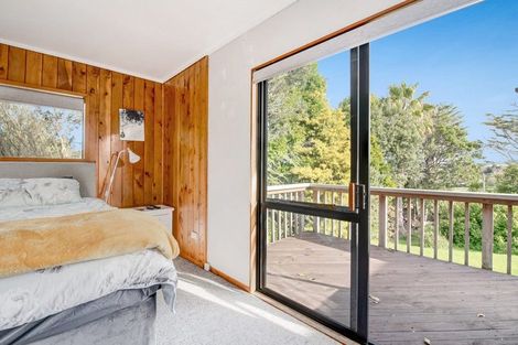 Photo of property in 2 Hand Road, Helensville, 0800