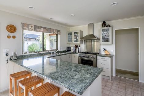 Photo of property in 23 Leanne Way, Waikanae Beach, Waikanae, 5036