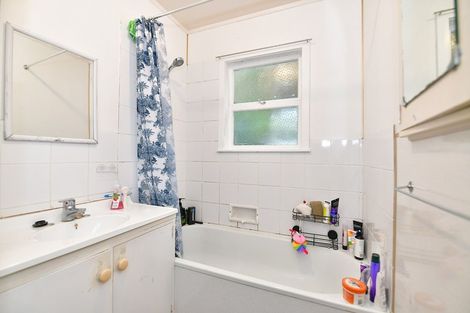 Photo of property in 46 Vipond Road, Stanmore Bay, Whangaparaoa, 0932