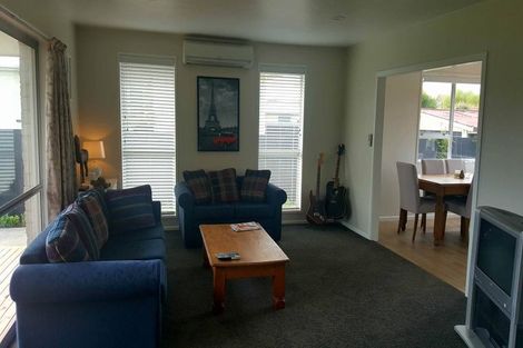 Photo of property in 92 Isleworth Road, Bishopdale, Christchurch, 8053