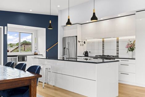 Photo of property in 2 Fern Lane, Whalers Gate, New Plymouth, 4310