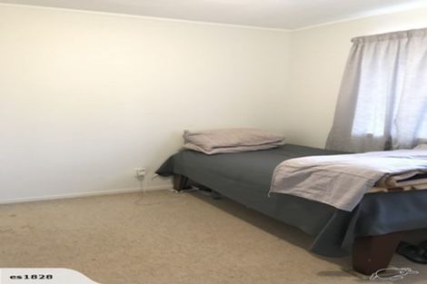 Photo of property in 19 Glennandrew Drive, Half Moon Bay, Auckland, 2012