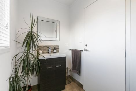 Photo of property in 49a Cockle Bay Road, Cockle Bay, Auckland, 2014