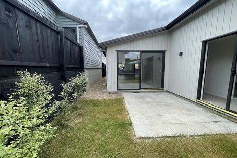 Photo of property in 8/101 Hobsonville Road, West Harbour, Auckland, 0618