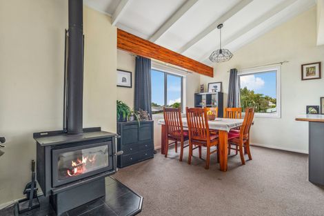 Photo of property in 1 Waitawa Place, Lynmore, Rotorua, 3010