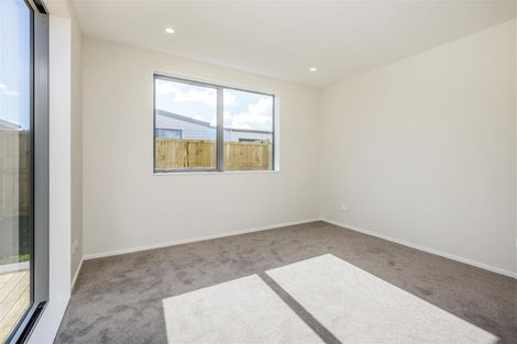 Photo of property in 10 Fredrick Hanson Road, Papakura, 2110