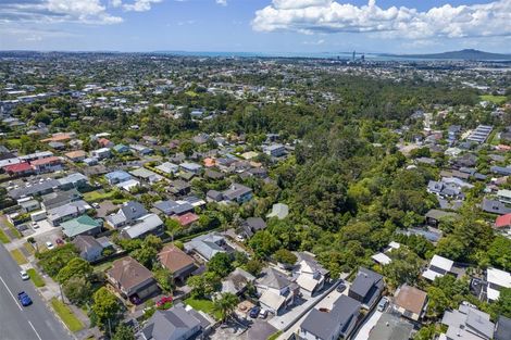 Photo of property in 2/111 Birkenhead Avenue, Birkenhead, Auckland, 0626