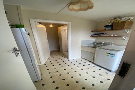 Photo of property in 8 Rixon Grove, Mount Victoria, Wellington, 6011