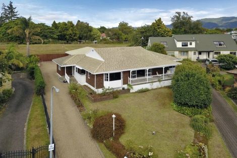 Photo of property in 16 Randell Place, Te Puke, 3119