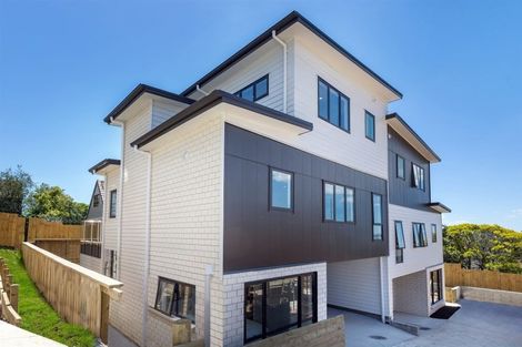 Photo of property in 4225c Great North Road, Glendene, Auckland, 0602